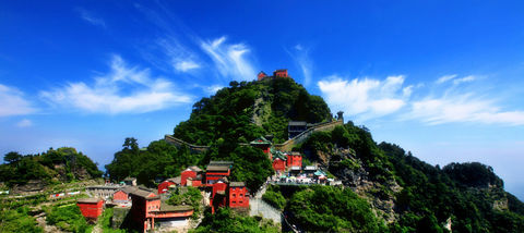 <武当山风景区自驾2日游游>宿山下和悦假日酒店