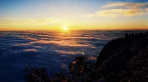 <成都-九寨-黄龙-峨眉-乐山-青城山-都江堰双飞8日游>全景